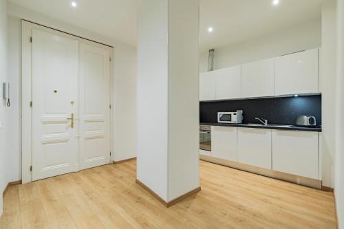 120 m2 Tomas Garrigue Masaryk 3BDR Apartment, Прага (фото 10)