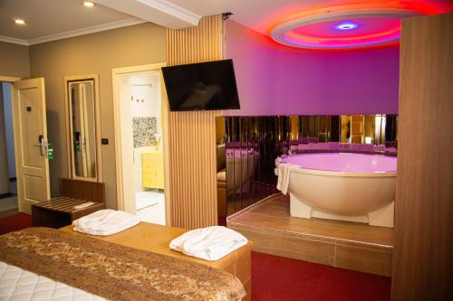 Hotel Deluxe, Tirana (Foto 10)