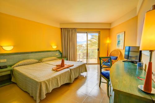 SBH Costa Calma Beach Resort Hotel in فورتيفينتشر