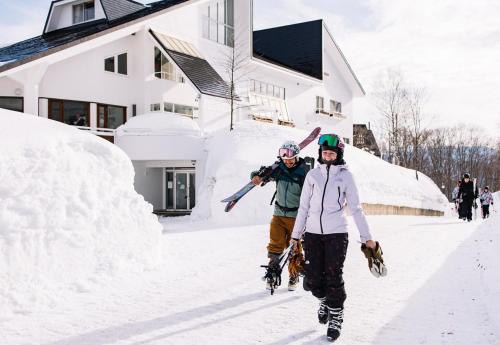 Momo Lodge