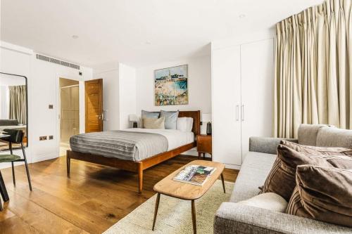 Bright Kensington Studio