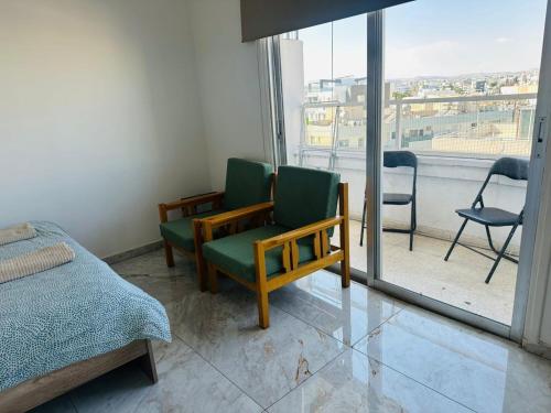Central Rooms, 500m to Larnaca Marina 3