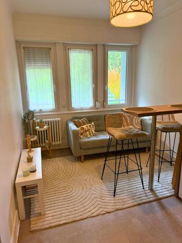 La Suite de L'Orangerie - Cosy - Centre Ville - Commerces à Proximité (La Suite de L'Orangerie - Cosy - Centre Ville - Commerces a Proximite) in Quartier de l'Orangerie