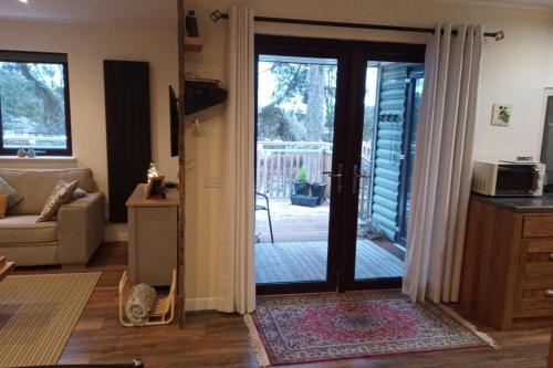 2 Bed Cottage Sleeps 4 -Private Garden -Pets Okay in Blairgowrie Városközpont