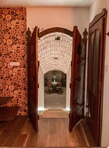 Viesnīcas āriene, Diófás Ház (Diofas Haz) in Kisharsany