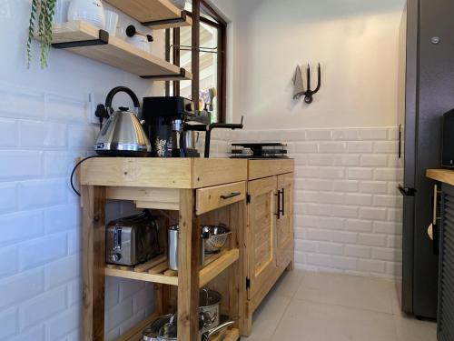 Luxury modern farm cottage with sea view in Trafalgar