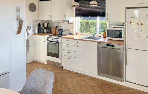 Kitchen, 3 Bedroom Gorgeous Home In Hurup Thy in Hurup
