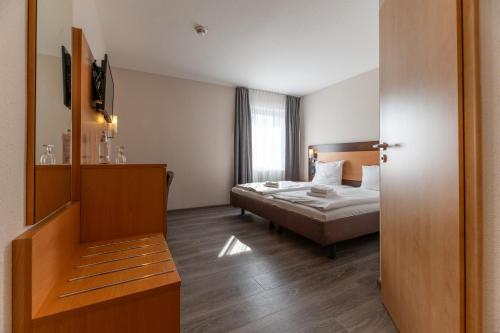 1 queen bed