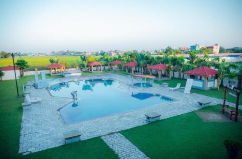 Swimming pool, Bodhi Redsun - Gateway to Lumbini, Comfort in Bhairahawa in Basantapur