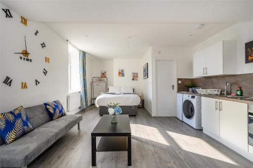 Kitchen, -11F1- for your most relaxed & cosy stay in Bolton and Undercliffe
