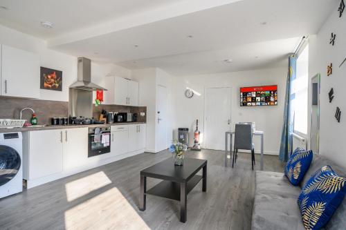 Kitchen, -11F1- for your most relaxed & cosy stay in Bolton and Undercliffe