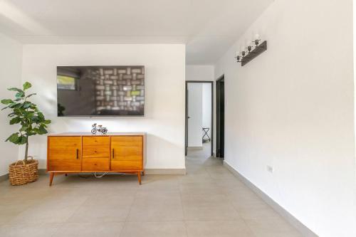 Lux Gem, 7 Mins to SJU, Private Pool, Tesla Solar System, No Blackouts in Кароліна