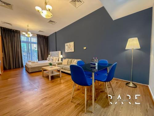 Rare Holiday Homes - Near Miracle Garden - Lavender 2 - RG012 - Jumeirah Village Circle, Dubaj