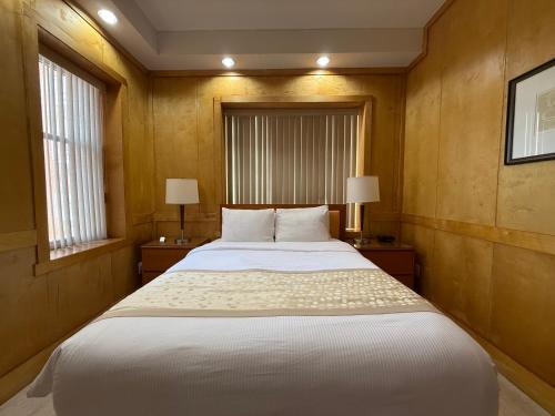 The Eldon Luxury Suites Room Type - Independence Suite The Eldon Luxury Suites Room Type - Independence Suite