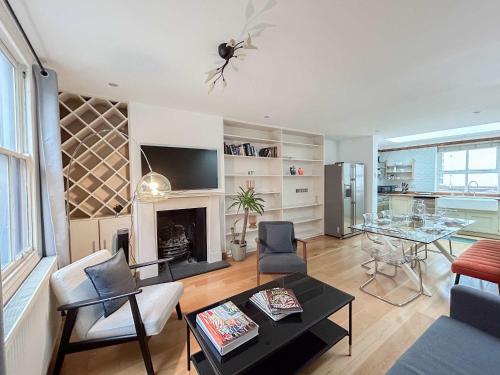 Exceptional Mews House in Chelsea