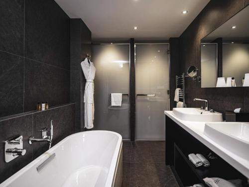 Balthazar H Room Type - Deluxe Double Room