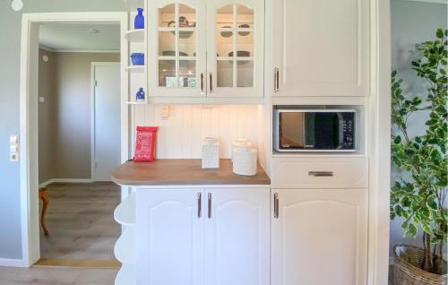Kitchen, Pet Friendly Home In Kopingsvik With Wifi in Gronskog
