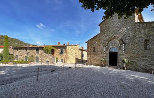 Beautiful Apartment In Cortona With Swimming Pool - image 5