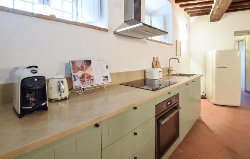 Kjøkken, Beautiful Apartment In Cortona With Swimming Pool in Sant'Angelo