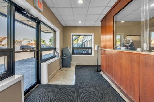 Bentley Motel - image 6