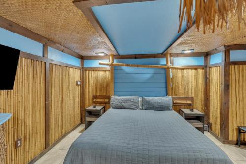Bentley Motel - image 7