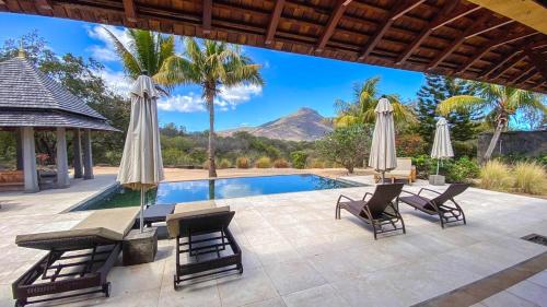 Villa on Tamarina Golf Course, Tamarin