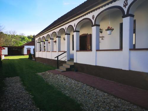 ทัศนียภาพภายนอกโรงแรม, Vidám Vándor Vendégház (Vidam Vandor Vendeghaz) in ปารัด