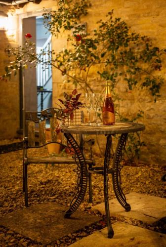 Kert, Cotswolds Cottage with Hot tub in Asthall