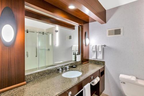 クラウンプラザ ホテル フォスターシティ - サンマテオ by IHG1 Queen Standard Comm Access Tub