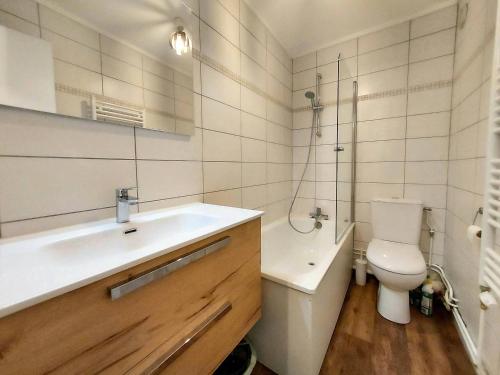 Charmant appartement ski au pied à Plagne Centre avec balcon et cuisine équipée - FR-1-351-219 (Charmant appartement ski au pied a Plagne Centre avec balcon et cuisine equipee - FR-1-351-219) in La Plagne