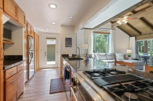 2 Landrise-AC-Hot Tub-4BR/2BA - image 2