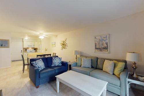 Fiddlers Cove 17C - image 2