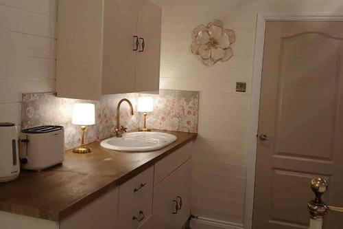 1 Bed Lodge - Southampton - Sleeps 2 - Parking in Sholing