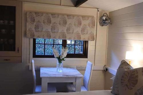 1 Bed Lodge - Southampton - Sleeps 2 - Parking in Sholing
