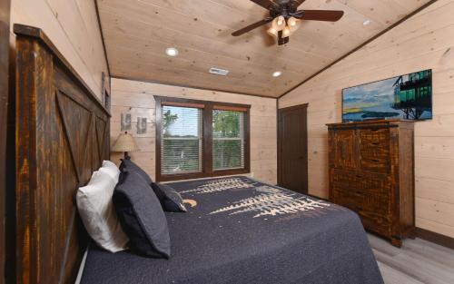 Big Forest Lodge - Private Indoor Pool Theater Room 2 Game Rooms Outdoor Hot Tub + More! - image 4