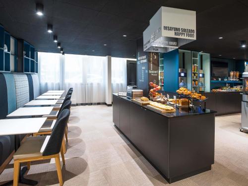 อาหารและเครื่องดื่ม, ไอบิส สไตล์ โดวีล ซองทร์ (Ibis Styles Deauville Centre) in โดวีล