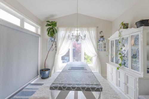 Inspired Stay close to Niagara *4B & 2King Beds* in Thorold (ON)