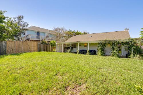 < 1 Mi to Butler Beach! Home w/ Dog-Friendly Yard in Butler Beach