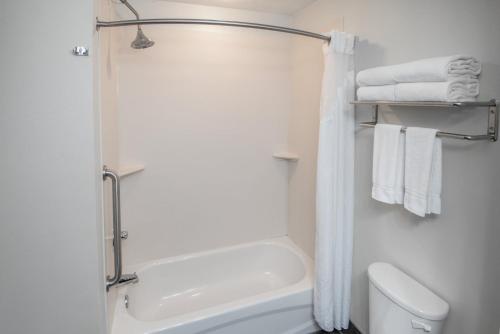 Holiday Inn Express Cleveland Airport - Brook Park, an IHG Hotel in Brook Park, USA