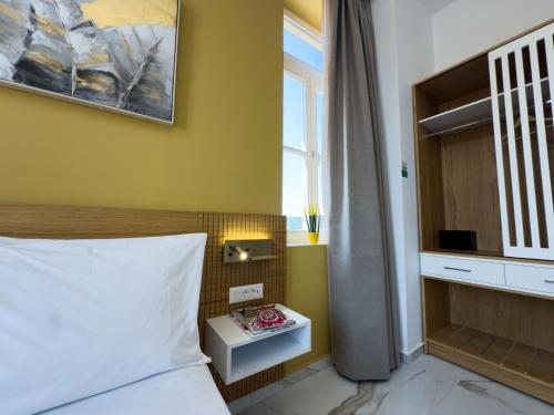 Deluxe Center Suites