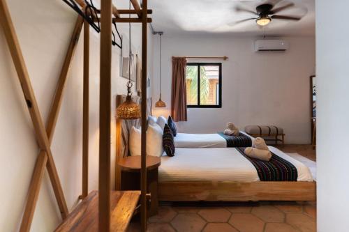 2 twin beds