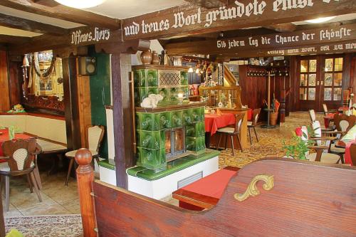 Restorāns, Hotel Zum Burgergarten in Sudharz