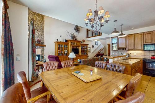 Saddlewood Iliff #33 in Four O'Clock