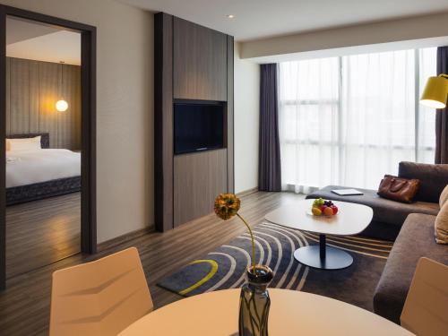 room detail thumbnail 0