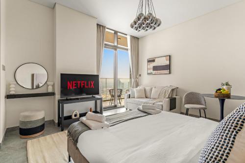 VayK - Elegant Canal View studio in Business Bay, Dubai