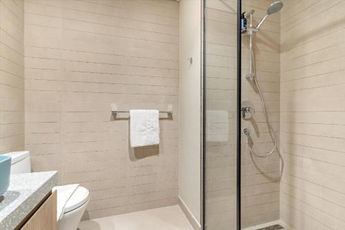 VayK - Elegant Canal View studio in Business Bay - image 3
