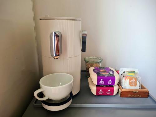 1A-LAGE mit Blick - 2 grosse Zimmer auf eigener Etage, privates Bad & Balkon, Berlin (photo 8)