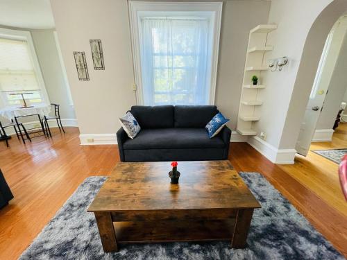 2 Bedroom 1 Bath Apartment In Melrose Park in Elkins Park, USA