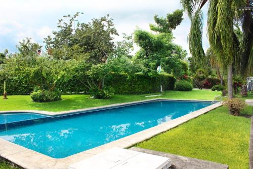 Casa Chinelo Alberca Wifi cerca hospital ISSSTE UTEZ DIEZ in Rio Apatlaco