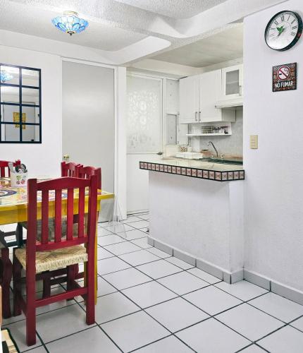 Casa Chinelo Alberca Wifi cerca hospital ISSSTE UTEZ DIEZ in Rio Apatlaco